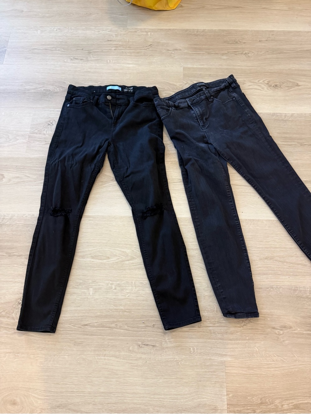 7 For All Mankind Black Skinny Jeans with Knee Distress